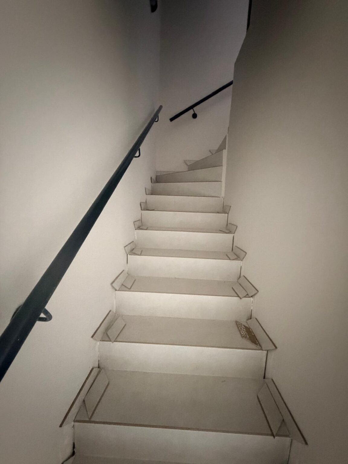 Instalación de tabiques de pladur para distribución de habitaciones en piso de Tenerife.